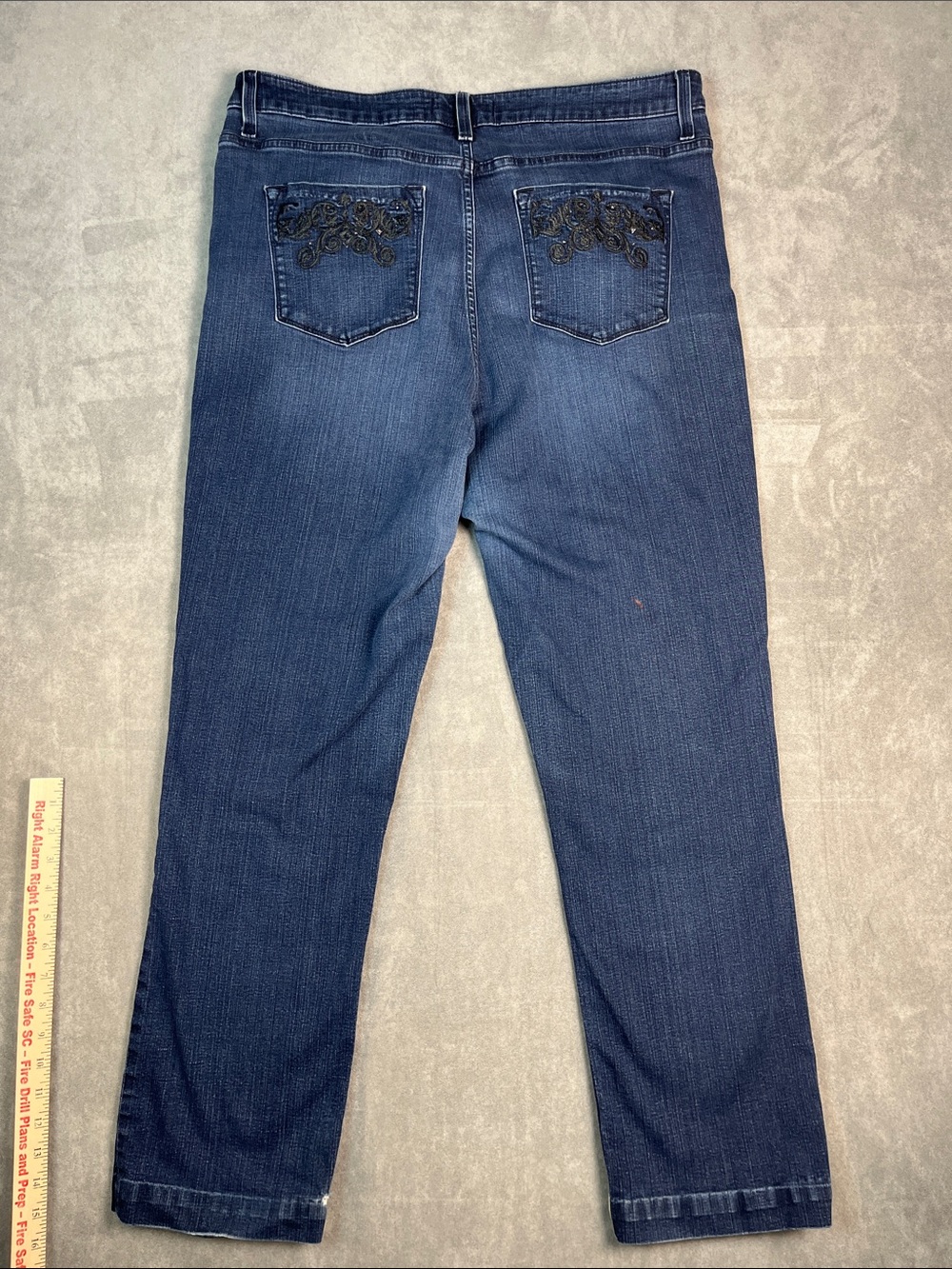 Lee Platinum Label Jeans Women’s 14 Straight Leg Embroidered Pockets